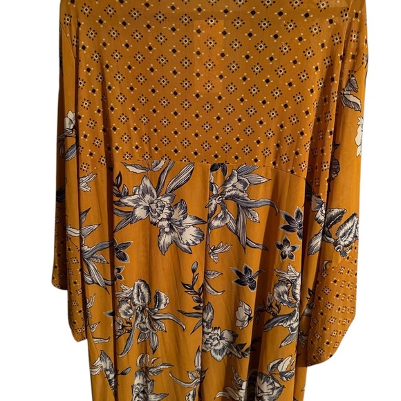 NWT Siren Lily Women’s Mustard Floral Coverup – 1X – Sheer Shawl with Sleeves - Picture 6 of 6